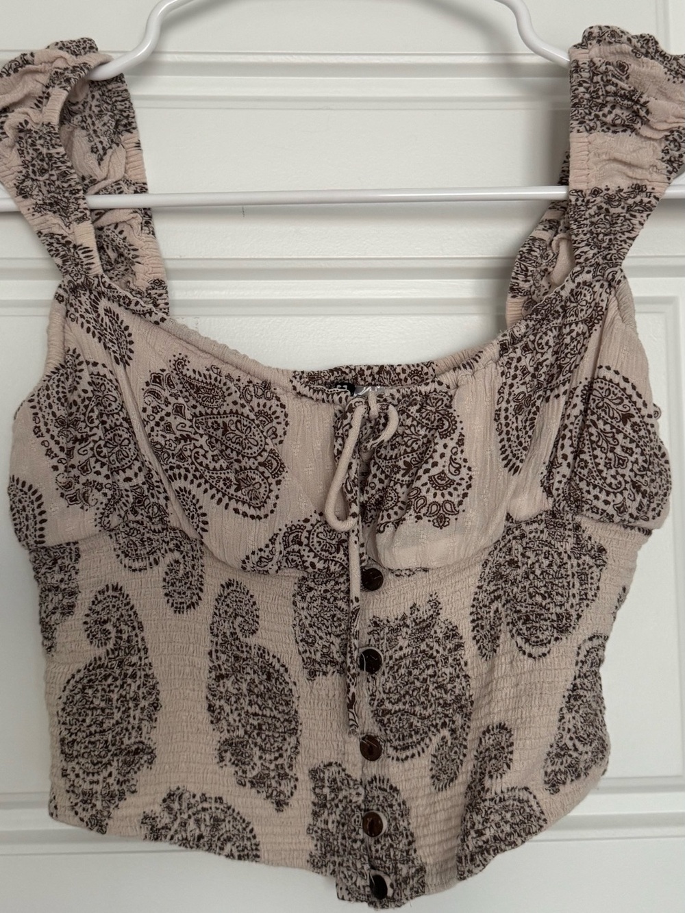 H&M Beige Paisley Cropped Button Front Tank Top